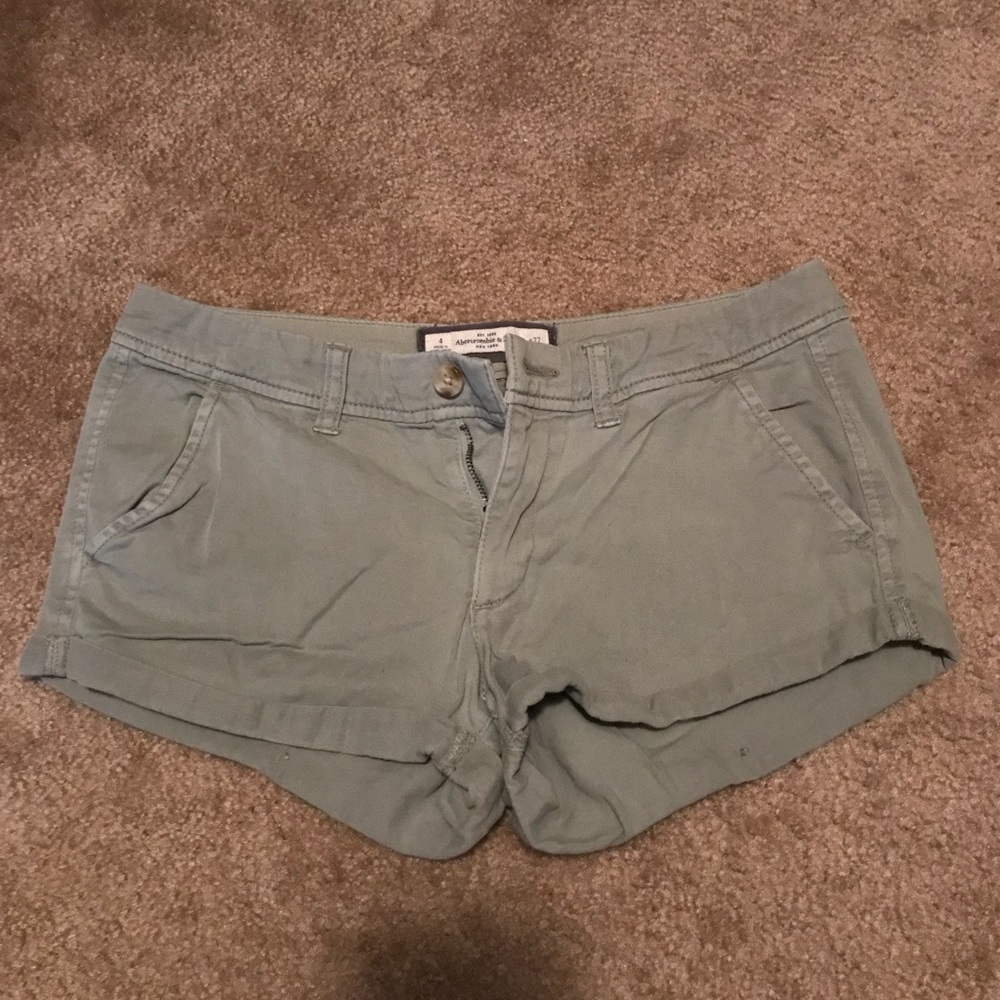 ABERCROMBIE OLIVE SHORTS